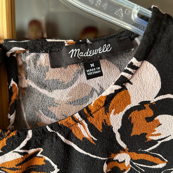 Madewell Floral Black Boxy Top Size Medium Relaxed Fit 100% viscose - Picture 5 of 12